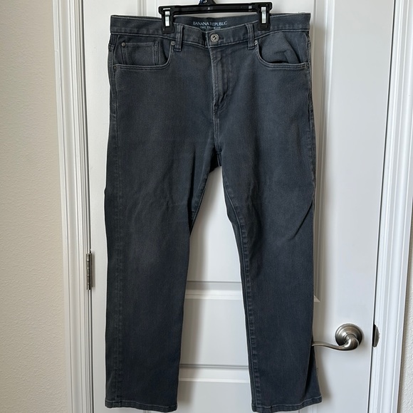 BANANA REPUBLIC Gray Authentic Traveler Slim Jeans - Size: 35x30 - Picture 1 of 6